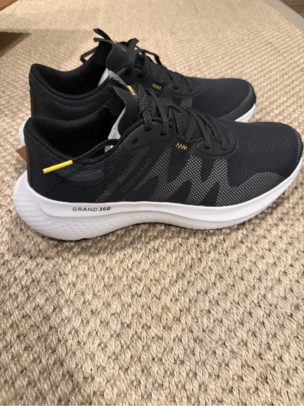 Cole Haan ZerøGrand 360 Sneakers w/ Traction (Shoes for Crews) – Size 9.5B – New